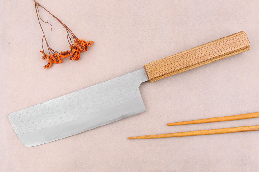 Sakai Kikumori TS10 16,5 cm japansk nakiri-kniv i egetræ