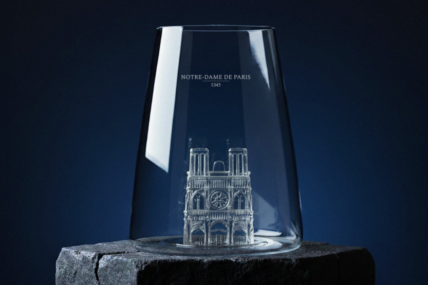 Alaskan Maker Iconic Monuments Notre Dame de Paris lang krystalbeholder