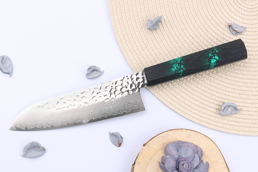 VG10 Sakai Takayuki Nanairo Green Damascus 17 cm japansk santokukniv