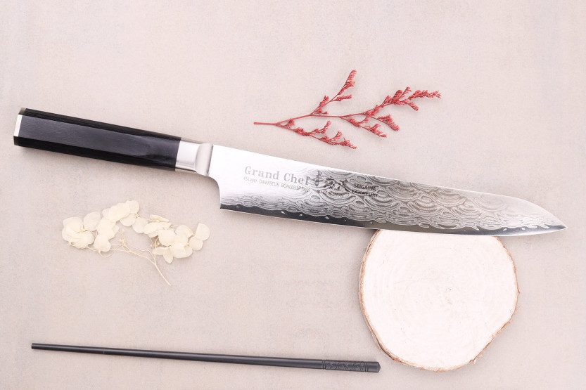 Sakai Takayuki Grand Chef Seigaiha Damaskus 24cm sujihikikniv, 45 lager