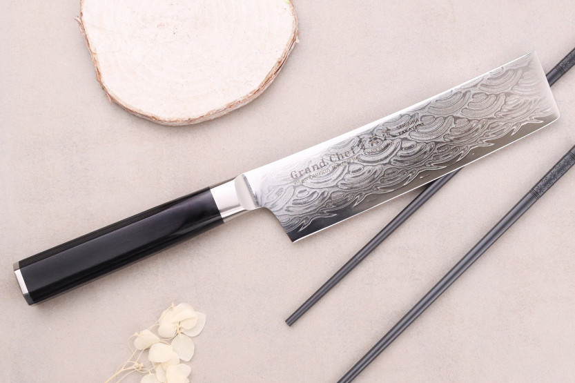 Sakai Takayuki Grand Chef Seigaiha Damasco 45 strati 16 cm coltello nakiri giapponese