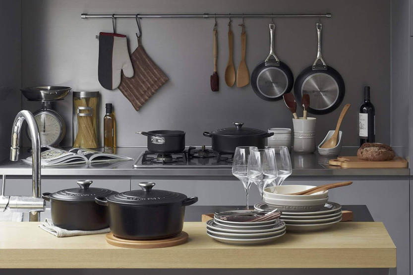 Le Creuset Signature pyöreä emaloitu valurautapata 24cm Musta Matt