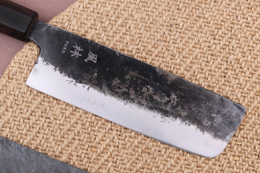Yuzo Shinju BS2 12 cm håndlavet japansk nakiri-kniv