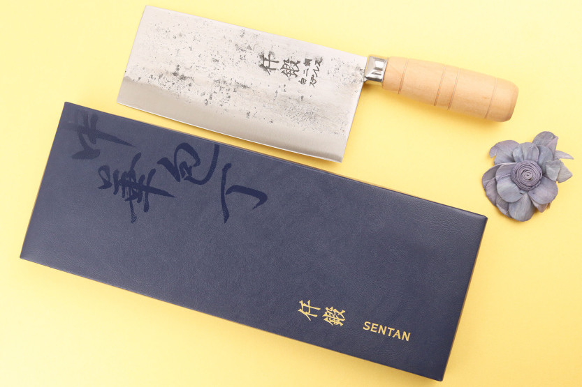 Hatsukokoro Sentan Migaki 17cm Cuchillo de cocina tradicional chino japonés en madera de arce