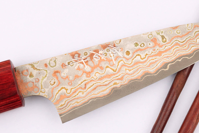Faca de aparar tradicional japonesa Takeshi Saji VG10 Rainbow Nashiji 9cm