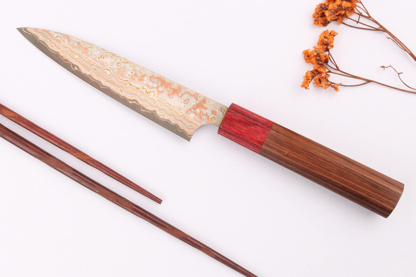 Cuchillo japonés tradicional Takeshi Saji VG10 Rainbow Nashiji 13cm