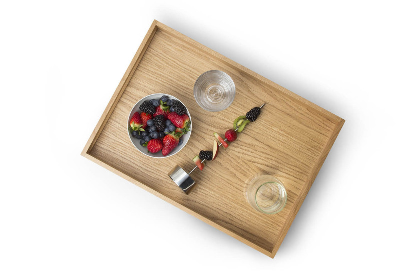 Rectangular serving tray with Continenta handles in oak 49x35x6.3cm