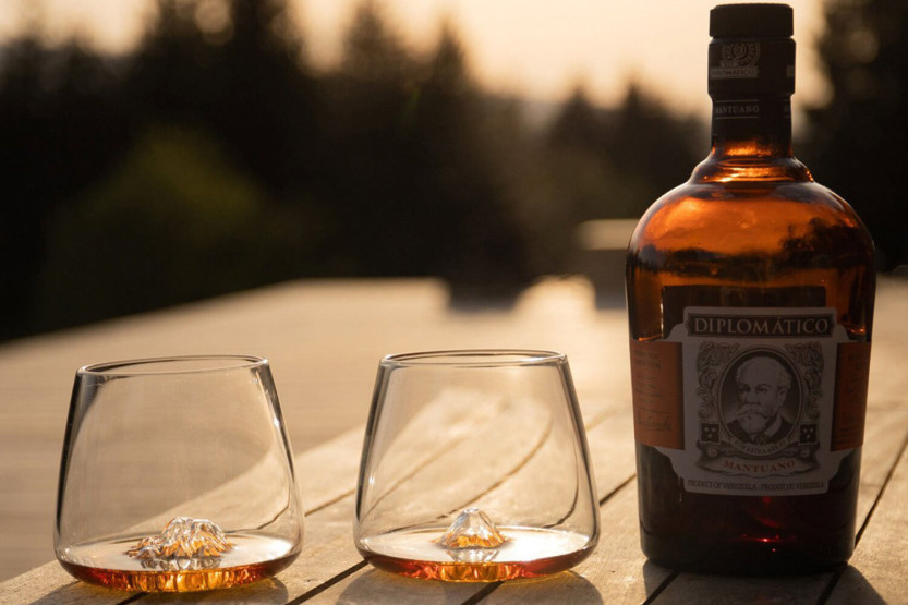 Set di 2 Bicchieri per distillati in cristallo Alaskan Maker Topographic Mount Fuji & Denali