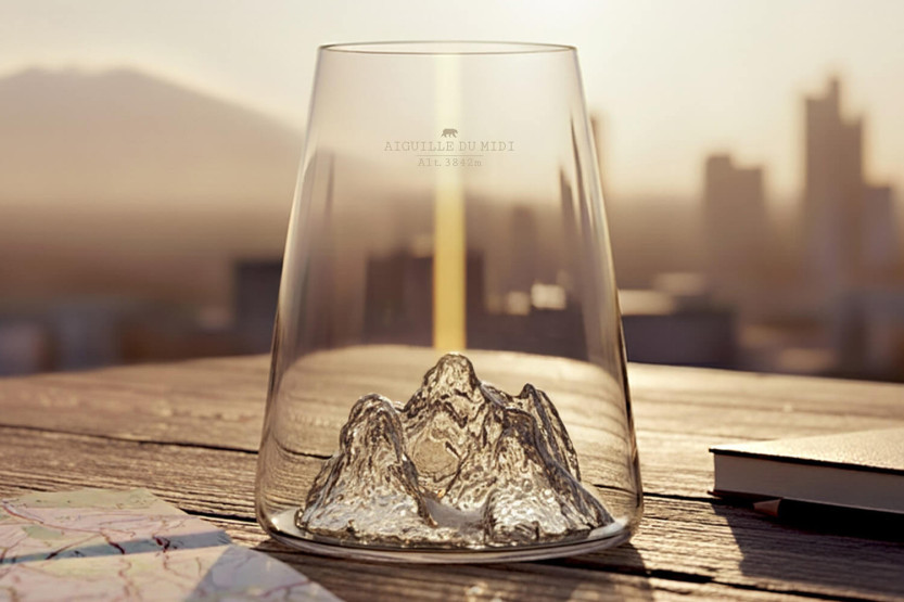 Alaskan Maker Bicchiere per distillati topografico per liquori Aiguille du midi in vetro cristallino