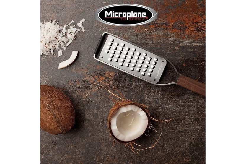 Grattugia Microplane Master extra grossolana con manico in noce