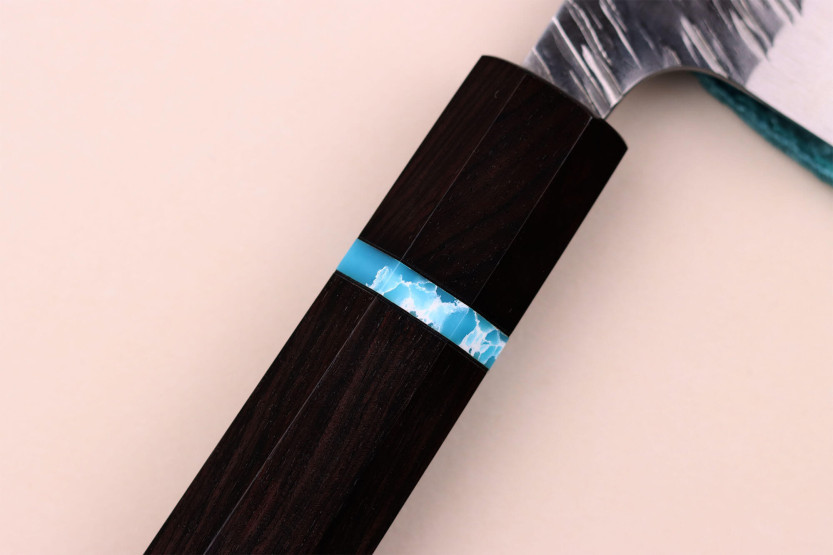 Japanisches handgefertigtes Santokumesser Yu Kurosaki Fujin 16,5cm SG2 türkis