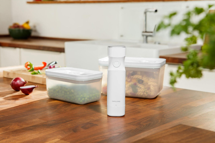Zwilling Fresh & Save 7-piece starter set M/L 1 pompa per il vuoto + 2 scatole di plastica + 4 sacchetti