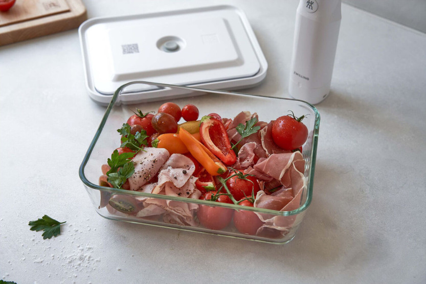 Zwilling Fresh & Save vacuum refrigerator box in borosilicate glass