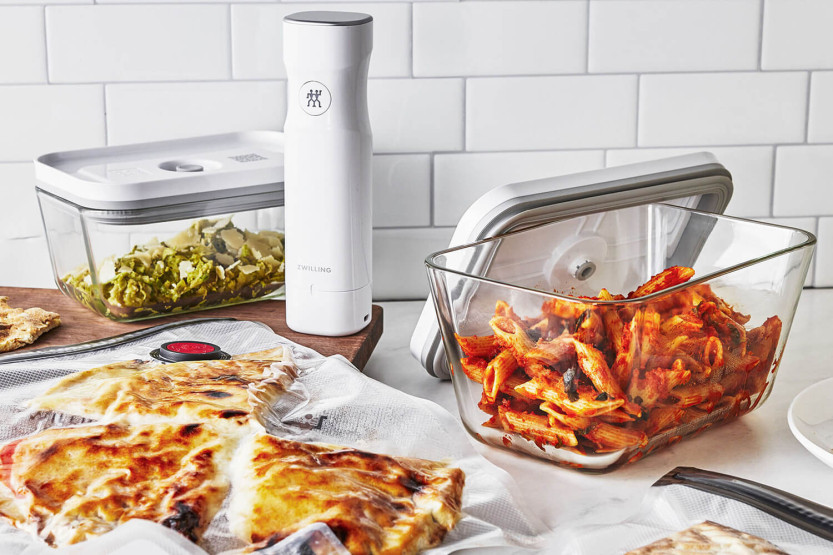 Zwilling Fresh & Save 7-osainen M/L-lasin aloitussarja 1 tyhjiöpumppu + 2 lasilaatikkoa + 4 pussia.