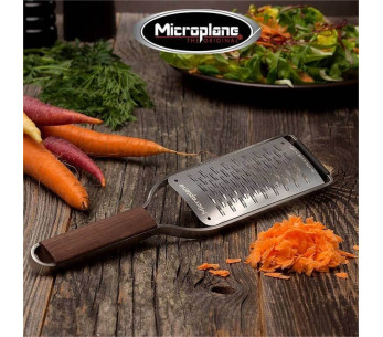 Raspa a doppio taglio Microplane Master con manico in noce 2