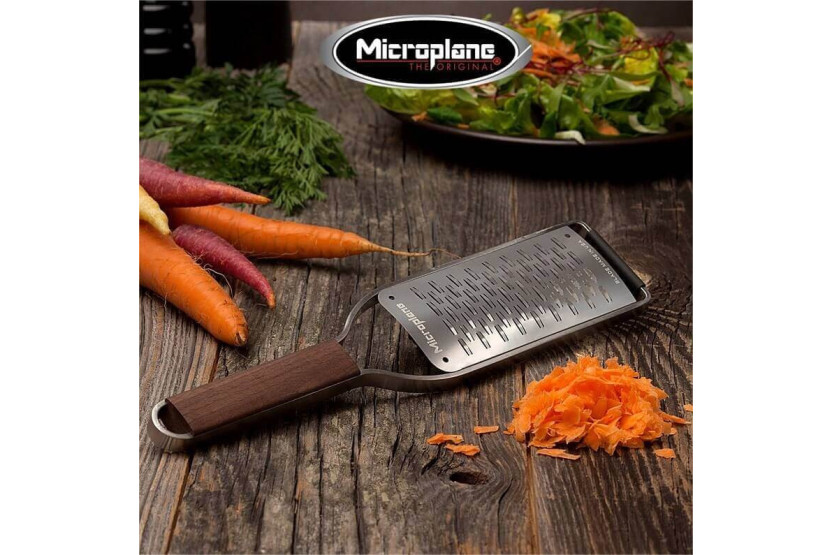 Microplane Master kaksiteräinen raspi pähkinäkahvainen