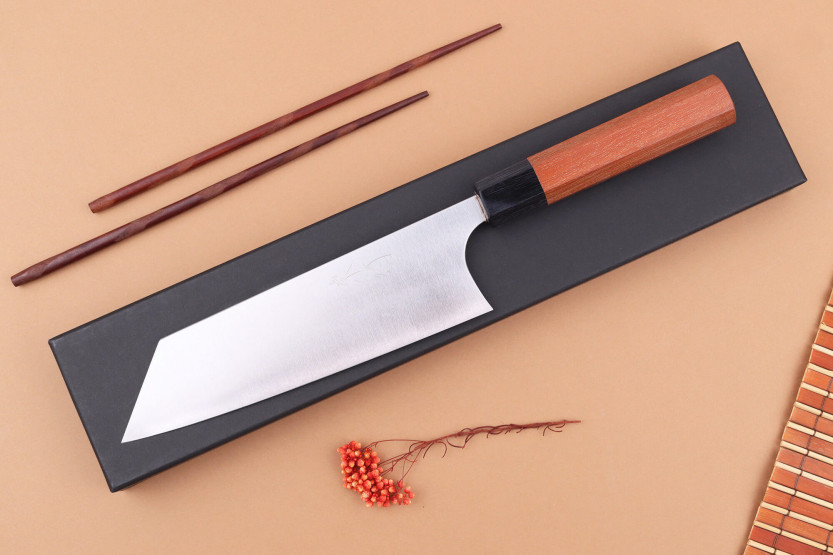 Shibata Koutetsu R2 18cm handgjord japansk bunkakniv