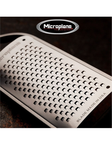 Rallador grueso Microplane Master con mango de nogal