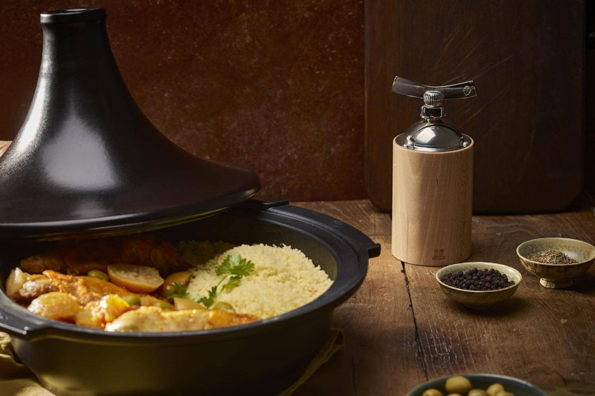 Prato tagine em cerâmica acetinada preta Peugeot Atlas com 30 cm de diâmetro