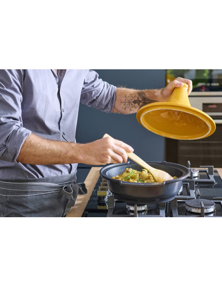 Peugeot Atlas Tajineform aus safrangelber Keramik Durchmesser 30cm