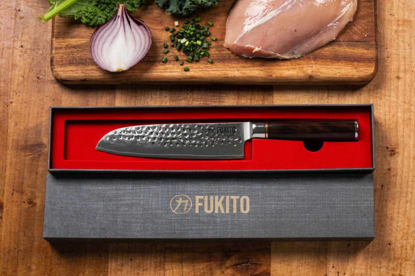 17 cm Fukito Ebony Damascus hamret santoku-kniv
