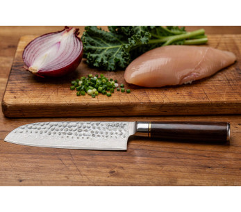 Cuchillo santoku martillado de 17cm Fukito Ebony Damascus 2