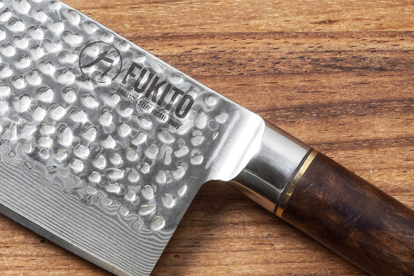 Fukito 17cm gehamerd ebbenhouten Damascus kloofmes