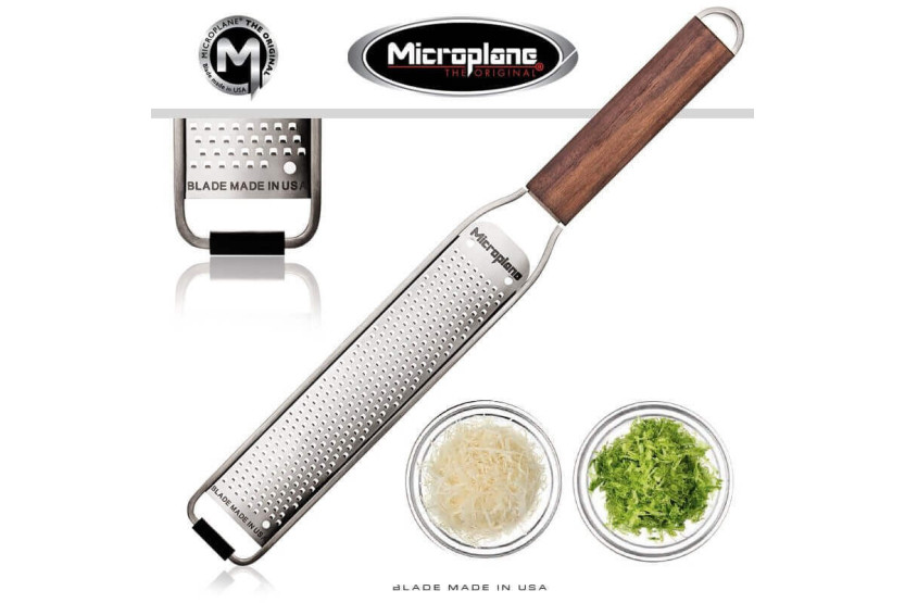 Raspa e levigatrice Microplane Master con manico in noce