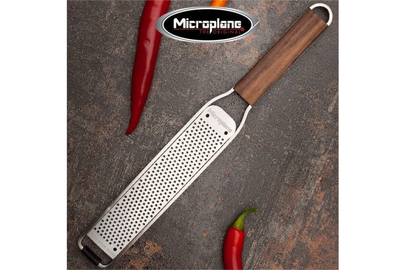Microplane Master Reibe-Zesser Walnussholzgriff