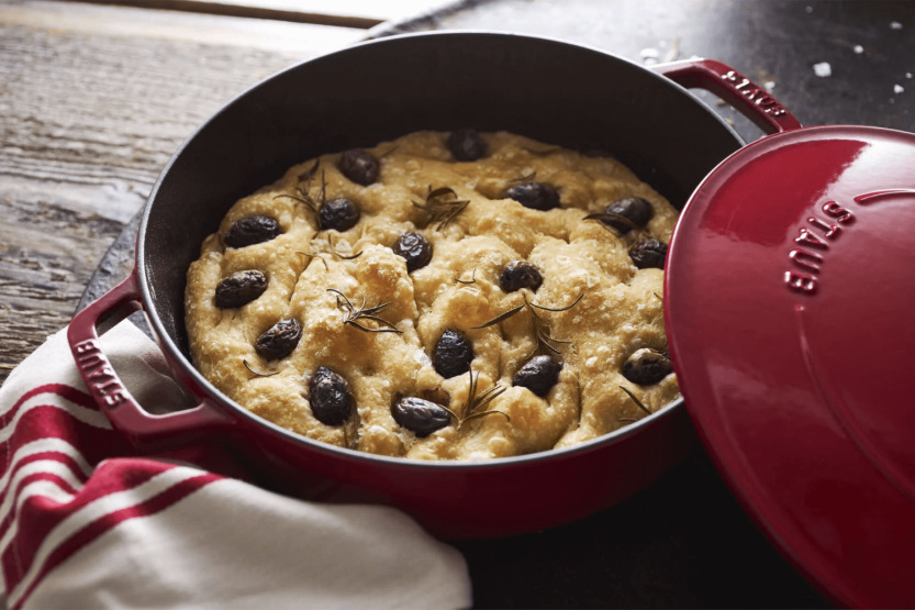 Frigideira Staub Chistera em ferro fundido esmaltado com cereja