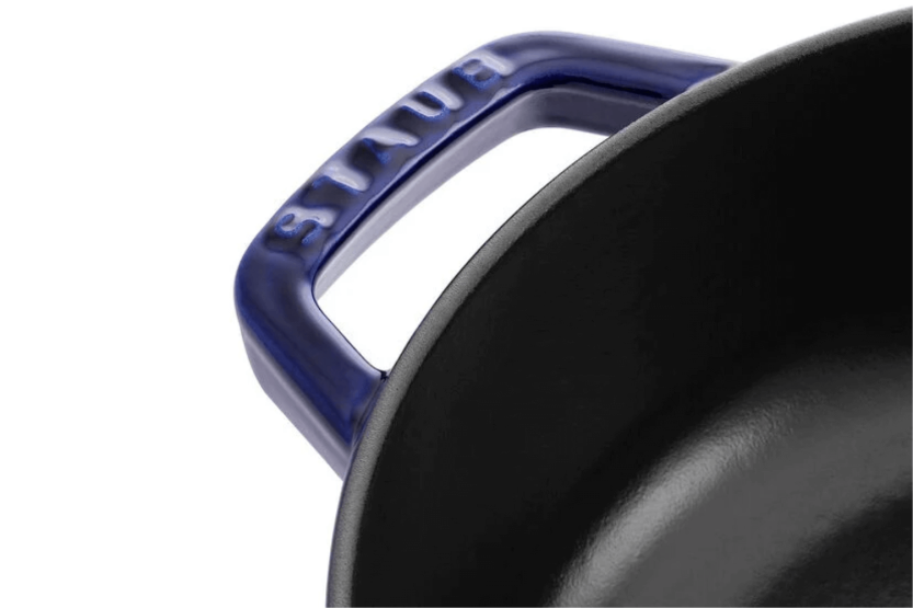 Frigideira Staub Chistera em ferro fundido esmaltado azul profundo