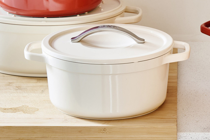 Beka Plume pyöreä alumiininen pata-astia 24cm - beige