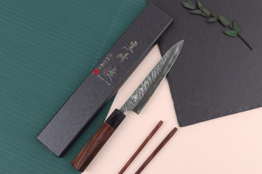 Yu Kurosaki Fujin 15cm SG2 navaja multiusos japonesa hecha a mano
