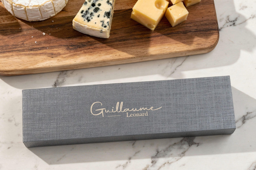 Faca para queijo Guillaume Leonard Cuistot 12cm em aço inoxidável e sândalo vermelho