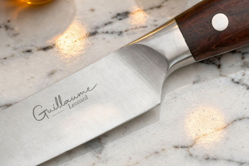 Coltello multiuso Guillaume Leonard Cuistot 13 cm in acciaio inossidabile e legno di sandalo rosso