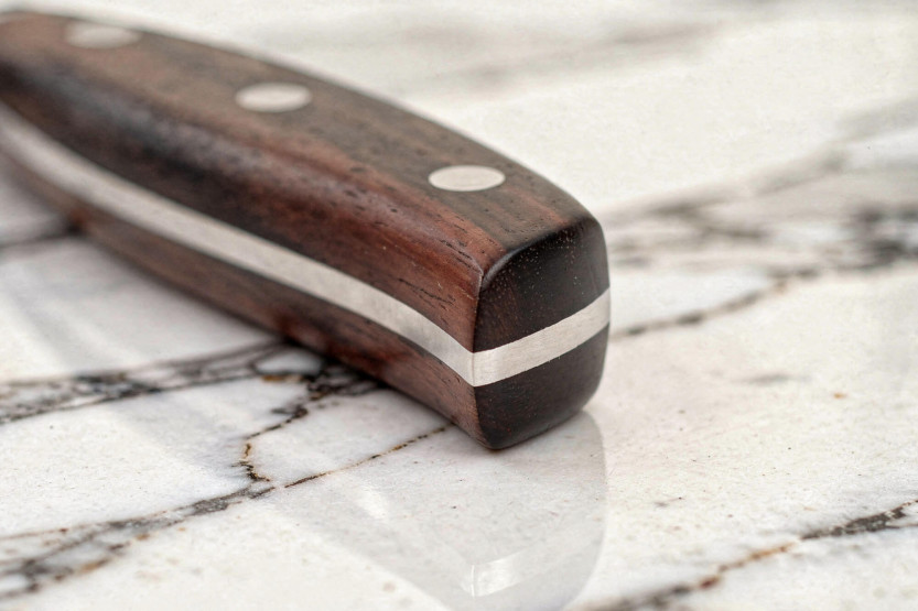 Guillaume Leonard Cuistot 20 cm kockkniv i rostfritt stål och rött sandelträ