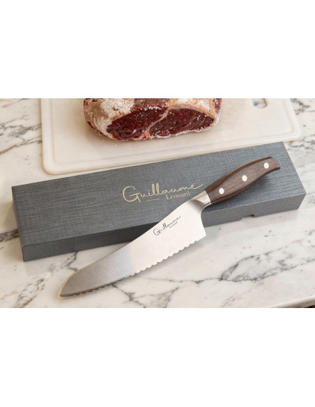 Guillaume Leonard Cuistot 20 cm frossenmatkniv i rustfritt stål og rødt sandeltre