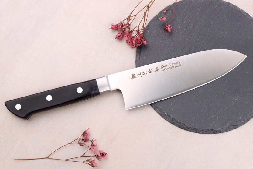 Cuchillo santoku japonés Pakkawood 17cm Satake Negro
