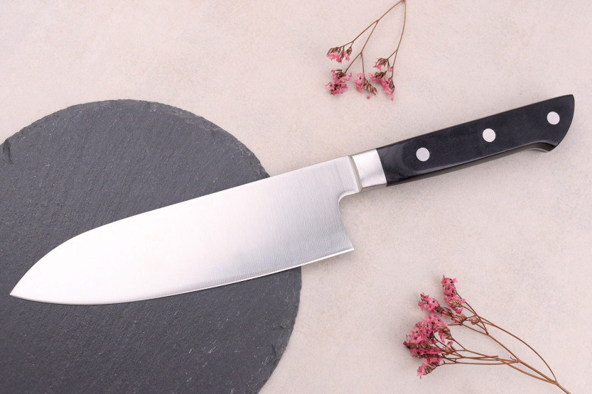 Cuchillo santoku japonés Pakkawood 17cm Satake Negro