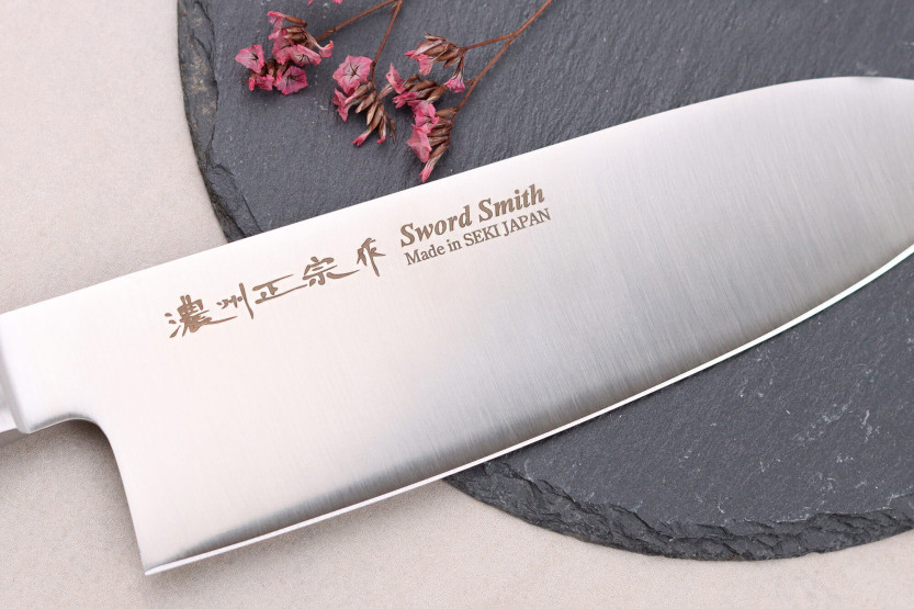 Pakkawood Satake Black 17cm Japanese santoku knife