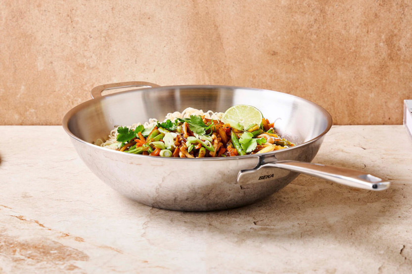Wok Beka Maestro 30cm Multiply com pega de balcão