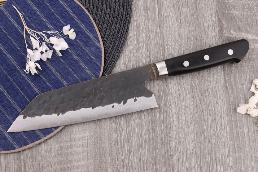 Faca japonesa de santoku Fujiwara Denka de 18 cm feita à mão