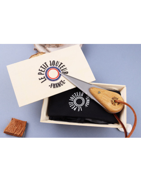 Le Petit Jouteur oyster knife in white oak with pouch and individual oyster basket
