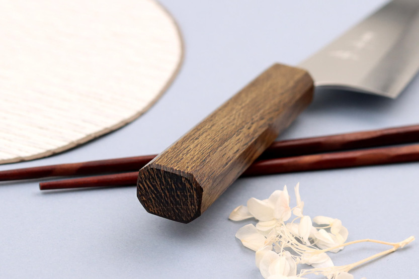 Faca de chef japonesa Yu Kurosaki Gekko San Maï 21cm feita à mão