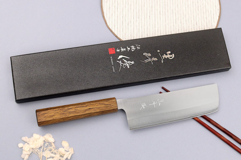 Yu Kurosaki Gekko San Maï 16,5cm Cuchillo nakiri japonés hecho a mano