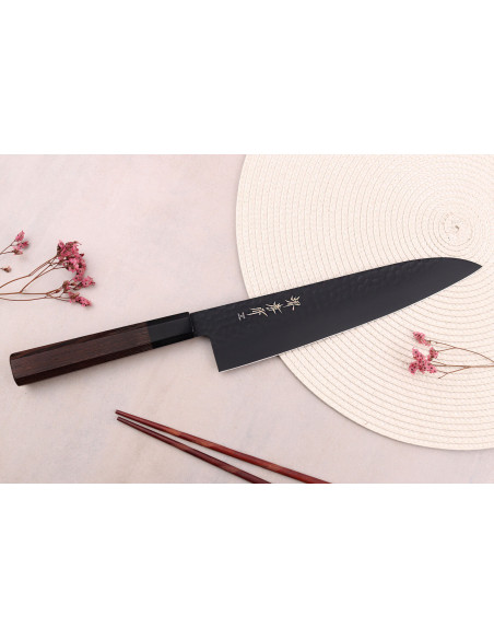Cuchillo de cocinero japonés Sakai Takayuki Kurokage VG10 24cm con mango de madera de wengué
