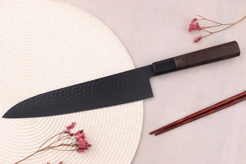 Faca de chef japonesa Sakai Takayuki Kurokage VG10 24cm com cabo em madeira wengué