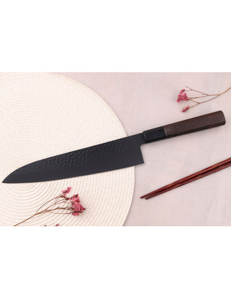 Cuchillo de cocinero japonés Sakai Takayuki Kurokage VG10 24cm con mango de madera de wengué