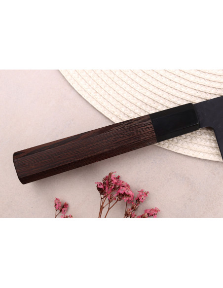 Cuchillo de cocinero japonés Sakai Takayuki Kurokage VG10 24cm con mango de madera de wengué