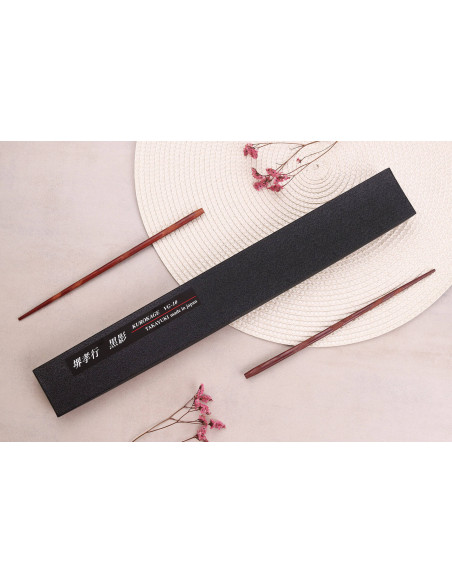 Cuchillo de cocinero japonés Sakai Takayuki Kurokage VG10 24cm con mango de madera de wengué